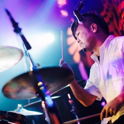 okaji_drum's profile picture. Drummer / works→ / なとり / OLDCODEX / Zwei / TAMAMIZU from CASCADE / ピロカルピン / Lunakate / エンドース契約→  #Zildjian #LOSCABOS / 高校の非常勤音楽講師 / 脳科学メンタルトレーナー（資格有り）