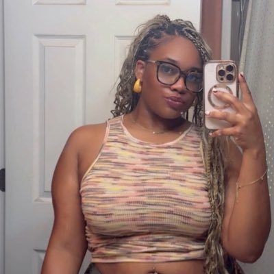 Teeinuu's profile picture. 