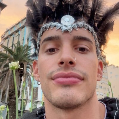DanielEste19's profile picture. Love is never wrong 🏳️🌈🌈                                      Viviendo mi verdad