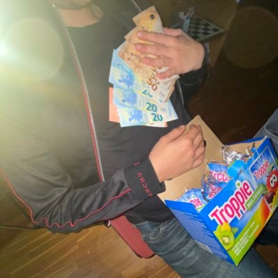 Broskitlodije's profile picture. Damn, all I need is to have enemies who are loyal to their principles.