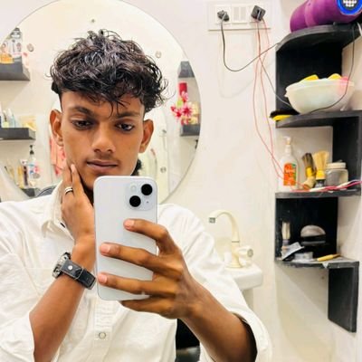 __hamee______'s profile picture. lukku is best 
Allah is with me