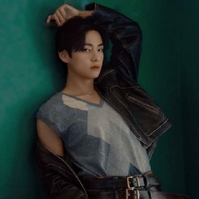 zuraiine_'s profile picture. écrire pour guérir | au : https://t.co/yqNCgjk5ht