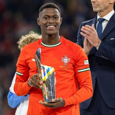 ashoooz12's profile picture. betting, ⚽️