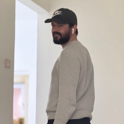 alfoughi's profile picture. نعشق اولا تم ننظر الي عدد الالقاب. لا ننظر الى عدد الالقاب من ثم ندعي العشق. لاتسيالي متطرف