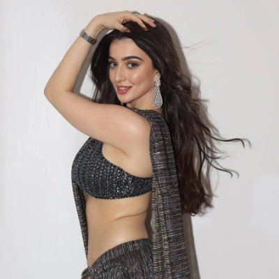 Sanskari Housewife age 33 I like black chocolate | Role player