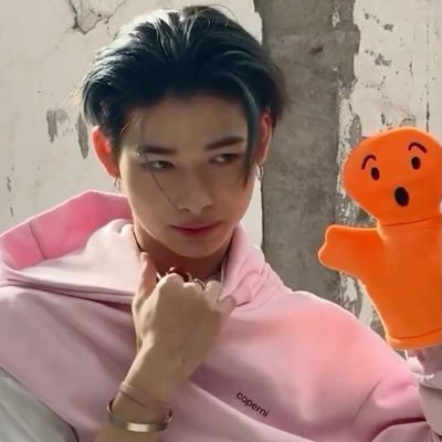 jungwoncapixaba's profile picture. escritor, advogado de minorias, engene, esquisito e tarologo nas horas vagas ( @jmaxinesza ) — 📩 • https://t.co/QSRpzROKbU