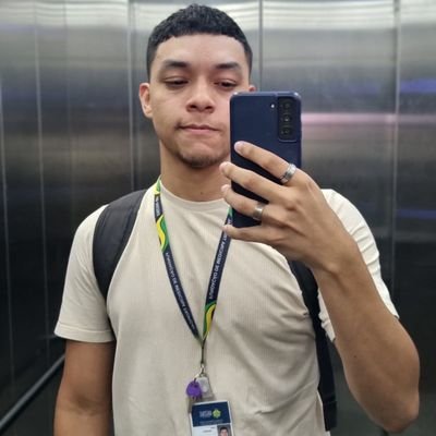 winislv2's profile picture. se a classe operária tudo produz 
a ela tudo pertence