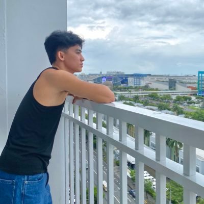 nivram82352867's profile picture. 🤕