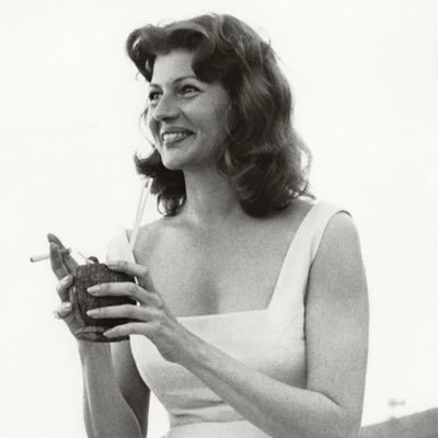 CarolynLin19410's profile picture. 