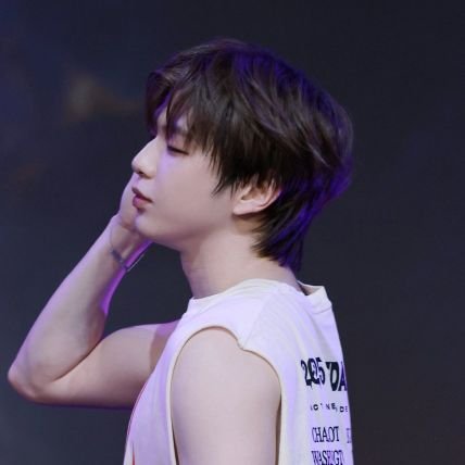 ffwangjiny's profile picture. 해킹으로 새집 지었습니다 ㅠㅠ
오직 강다니엘🐥
녤깅코룽만세