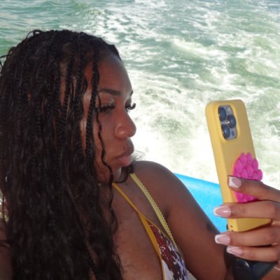 JYRAJONAEE_'s profile picture. 