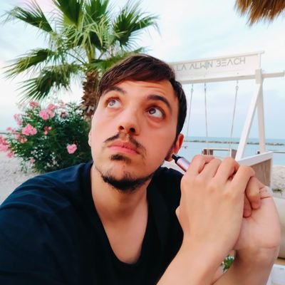 ste_alba's profile picture. Classe 1985, appassionato di canto moderno. 
Odio il -si è fatto sempre così-