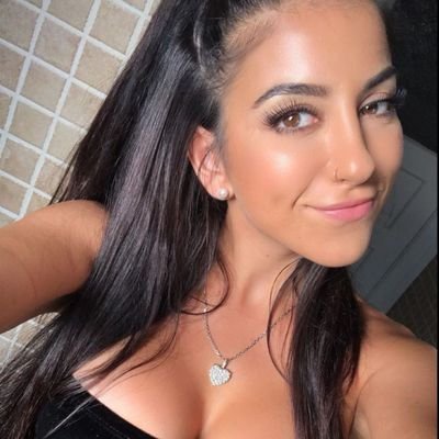 Emily0734778375's profile picture. 