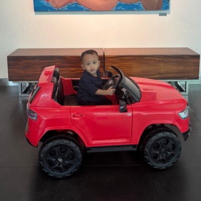 NosaShandy's profile picture. 🚀 Nrimo Ing Pandum
🍉 Full time Husband and Father