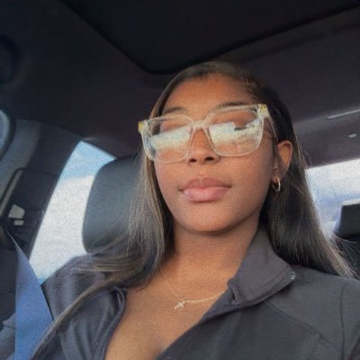gvmxo_'s profile picture. 𝔱𝔥𝔦𝔰 𝔡𝔯𝔢𝔞𝔪 𝔦𝔰𝔫’𝔱 𝔣𝔢𝔢𝔩𝔦𝔫𝔤 𝔰𝔴𝔢𝔢𝔱.