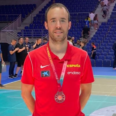 BernatCanut's profile picture. 🏀 Entrenador @baloncestoESP i @CBJairis      📚 Llicenciat en INEFC, Màster en Alt Rendiment.