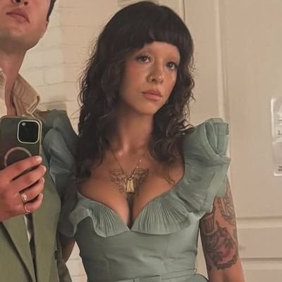 Vi0let_viv's profile picture. ( jojo siwa notice x1)  she blocked me
