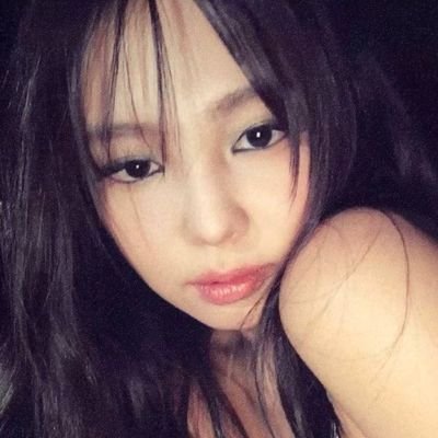 crimsonerds's profile picture. all's fair in love and poetry.