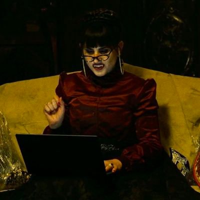 SaraDMartin's profile picture. Creando mi propio show y mis propias narrativas desde los 90's.

Imaginada por Anne Rice
la BSO la puso Robert Johnson.

gothic soul
fui #Upallnight 🎶🤘🏻