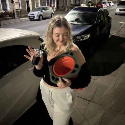 ellwrong2's profile picture. 