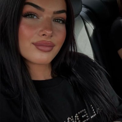 SavvyMacy's profile picture. Si te hace feliz, cuídalo. 29. Childless cat lady. 🩷