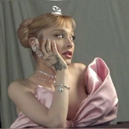 saturnboris's profile picture. i still prefer the babadook.