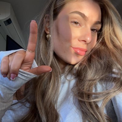 Missclcandy's profile picture. ♡ 21 ♡ Dangerously hot 🫦