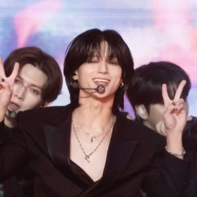 caderespes's profile picture. ➤ I don’t play about ATEEZ, SHINee, EVNNE and ZB1 │ intj ⋆ you became the very thing you swore to destroy (a kpop stan) ⋆ multistan at this point ig?