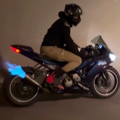 xCMsxUE17Y732's profile picture. 作り直しました😔 神奈川 元垢@zx6ryuya1203