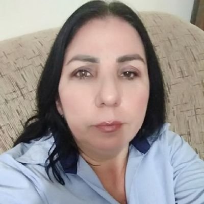 Sou católica;conservadora, tímida, mas uma ferrenha defensora dos valores cristaos.