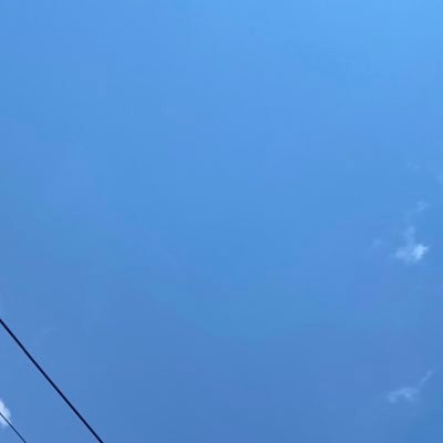 ngeluhtpidup's profile picture. Gasuka hujan.