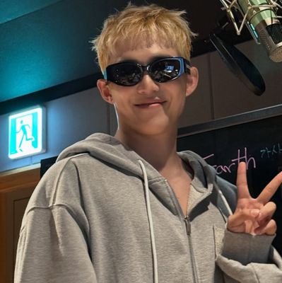 essekeupse's profile picture. 𝐈'𝐦 𝐥𝐢𝐯𝐢𝐧𝐠 𝐟𝐨𝐫 seventeen. 
－ seungcheol ᯓᡣ𐭩