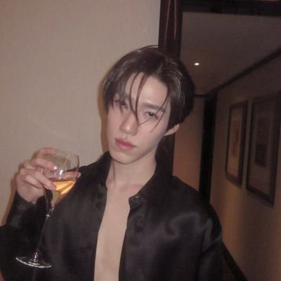 pariyc's profile picture. 