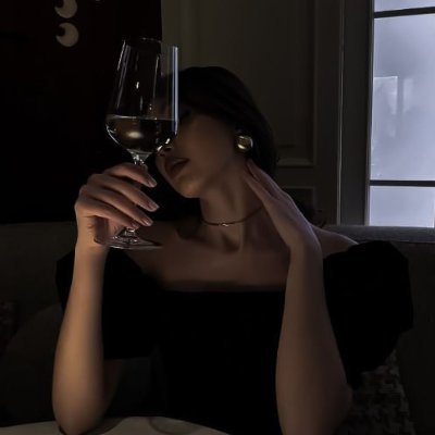 233_victoria's profile picture. Riding the Waves of Wealth: Navigating the Stock Market's Ups and Downs