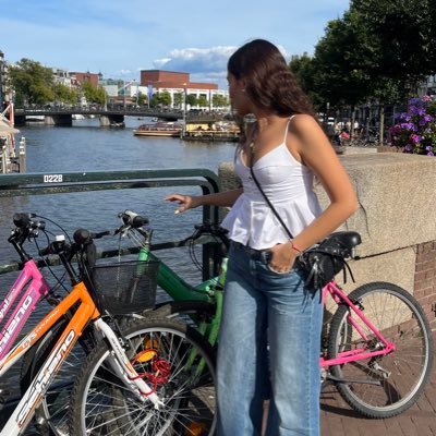 IsabelPuntas_'s profile picture. 