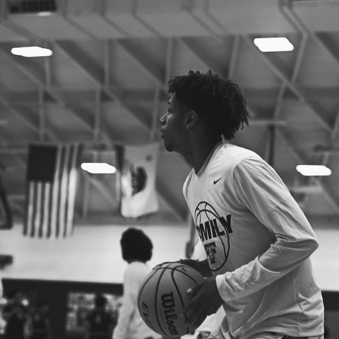 CainHawk__'s profile picture. 2026 6’2 Guard 160 IB Basketball