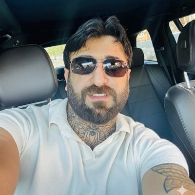 DrBahoz57136's profile picture. Yan mirin yan Azadî ☀️ “Halkıma kazandırmadan kendine kazandırmam namertliktir.” Serokati❤️