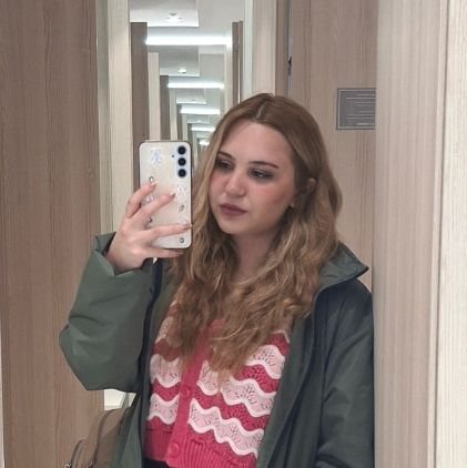 proleterice's profile picture. Bir sabah büyük büyük ateşler yanınca/Eller temizlenecektir/Bir tören olacaktır/Ölülerimiz toplanacaktır