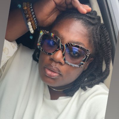 Yele_T's profile picture. Born to be spoiled | nutritionniste |la petite brebis de Dieu 🐑♥️|🫶🏾🇹🇬🇧🇯|Agouèvi| perfectly imperfect | mummy’s princess | YOUR RICH AUNTY