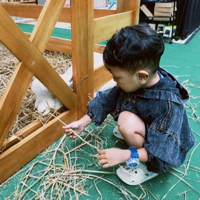 jenqki's profile picture. trust no one