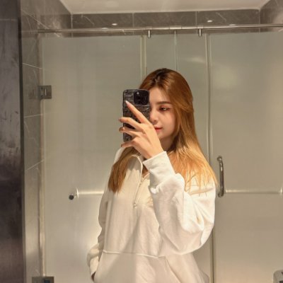 zara_1348's profile picture. 