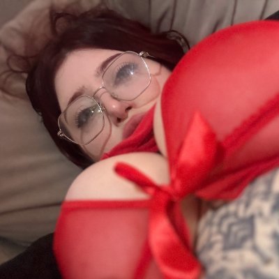 emily_may_bes's profile picture. Playful yet naughty Slut
Being a brat and make me feel i'm grounded🌸
But you'll get me dirty on my FREE link😈