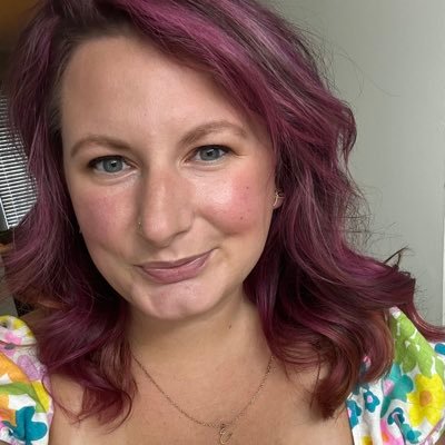 emmaclaire_z's profile picture. in my own little world. dancing through the lightning strikes. ♍️☀️♋️🌑♑️⬆️ she/her