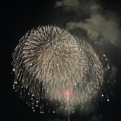 R9073863870140's profile picture. 希望遇到真实的人