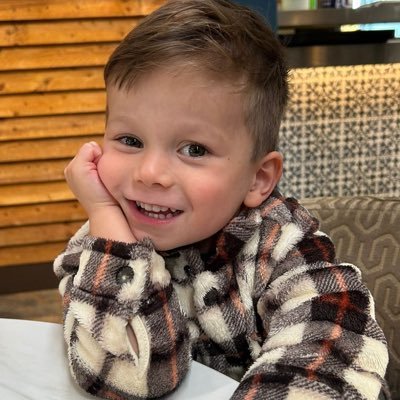 lindamorrow_'s profile picture. 😢😢💔💔 Ben and Tabby have now gone over Rainbow Bridge 🌈 You were the best No more pain for either of you. Give Ben’s ears a wash Tabby 😢😢