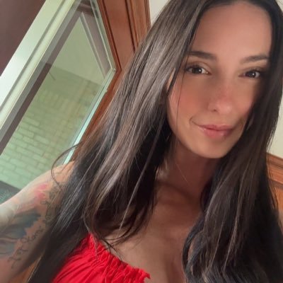 CrystalC77194's profile picture. Don’t follow me if you’re not up to 18