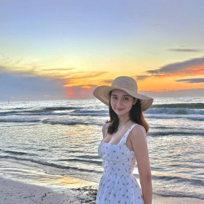 Faith_Music's profile picture. Professional overthinker with great coffee taste ☕😌
Making memories one day at a time 💛