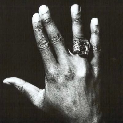 sheluvsveli's profile picture. 