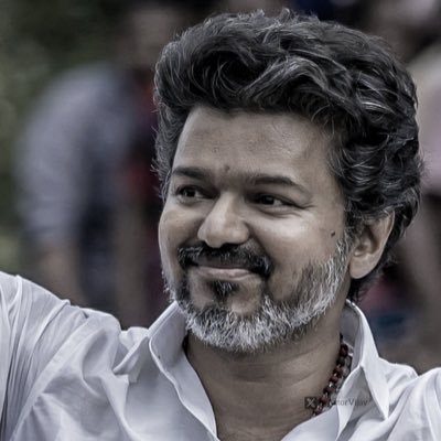 மக்களாகிய நீங்கள் தான் மன்னர்... நான் உங்களுக்கு உதவியாக இருக்கும் தளபதி... நீங்கள் ஆணையிடுங்கள்... நான் செய்து முடிக்கிறேன்... - தளபதி விஜய்❤️