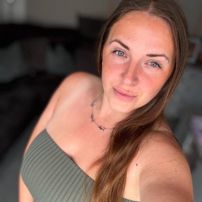 VickyPatsi's profile picture. taken
mum of 👧👦👧👶🏼
vegan
μια Ελληνίδα στη Σκωτία
Greek literature teacher
author
painter👩‍🎨🎨🖌️
📸🌄
🚫NO DMs